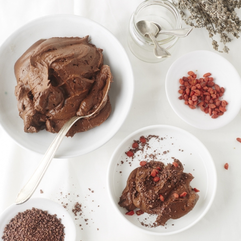 4-ingredient Vegan Keto Chocolate Mousse | Paleo, Sugar Free