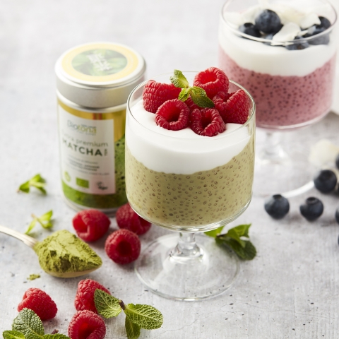 Low Carb Breakfast: Matcha Chia Pudding