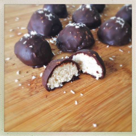 Raw Chocolate Coconut Balls (Just Like Bounty Truffles!)