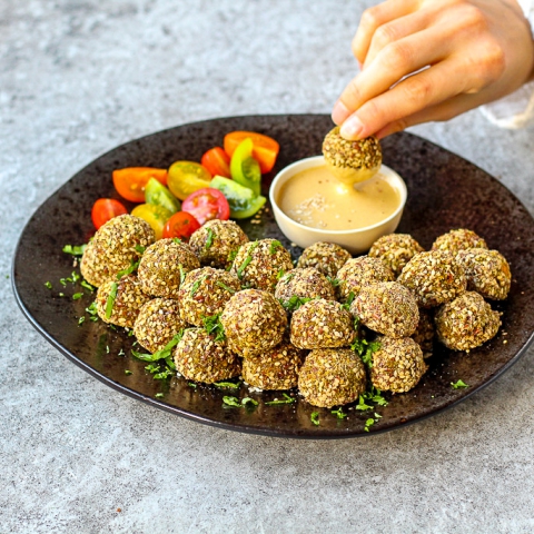 Falafel van Butternut Pompoen met Tahinsaus