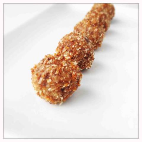 Speculoos Truffles with Fig Almond Crumble