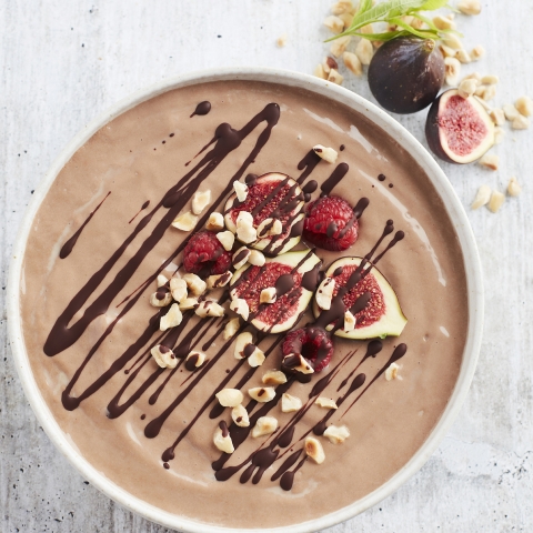 Vegan Keto Ontbijt: ‘Nut-tella’ Chocolade Hazelnoot Smoothie Bowl