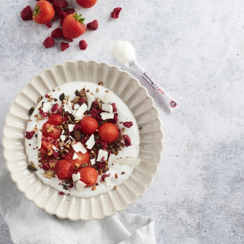 Yoghurt Bowl with Collagen and Berries