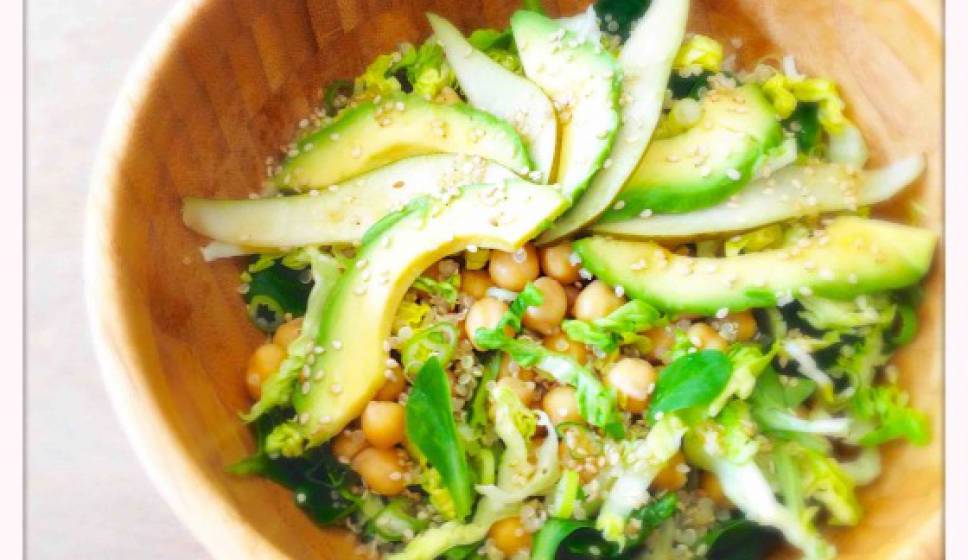Quinoa Chickpea Salad with Pear & Avocado (Quick Lunch On the Go!)