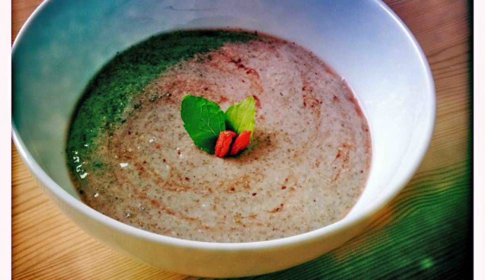 Strawberry Chia Pudding (Raw Vegan Breakfast or Protein Snack)