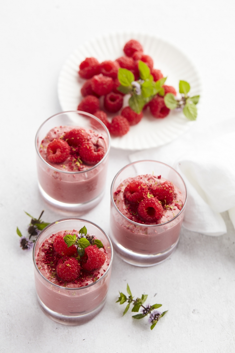 Low Carb Dessert: Vegan Raspberry Mousse. From my new book ‘Low Carb Lekker en Snel’ (Gluten Free, Dairy Free, Sugar Free)