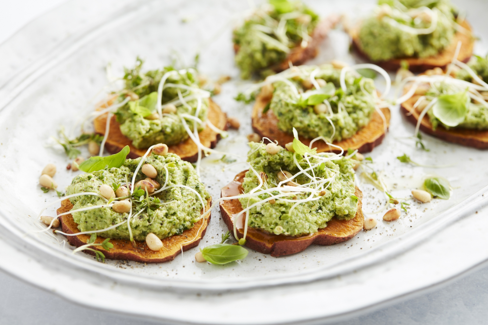 Toast van Zoete Aardappel met Broccolipesto - Vegan Keto Recept - Start to Keto eBook