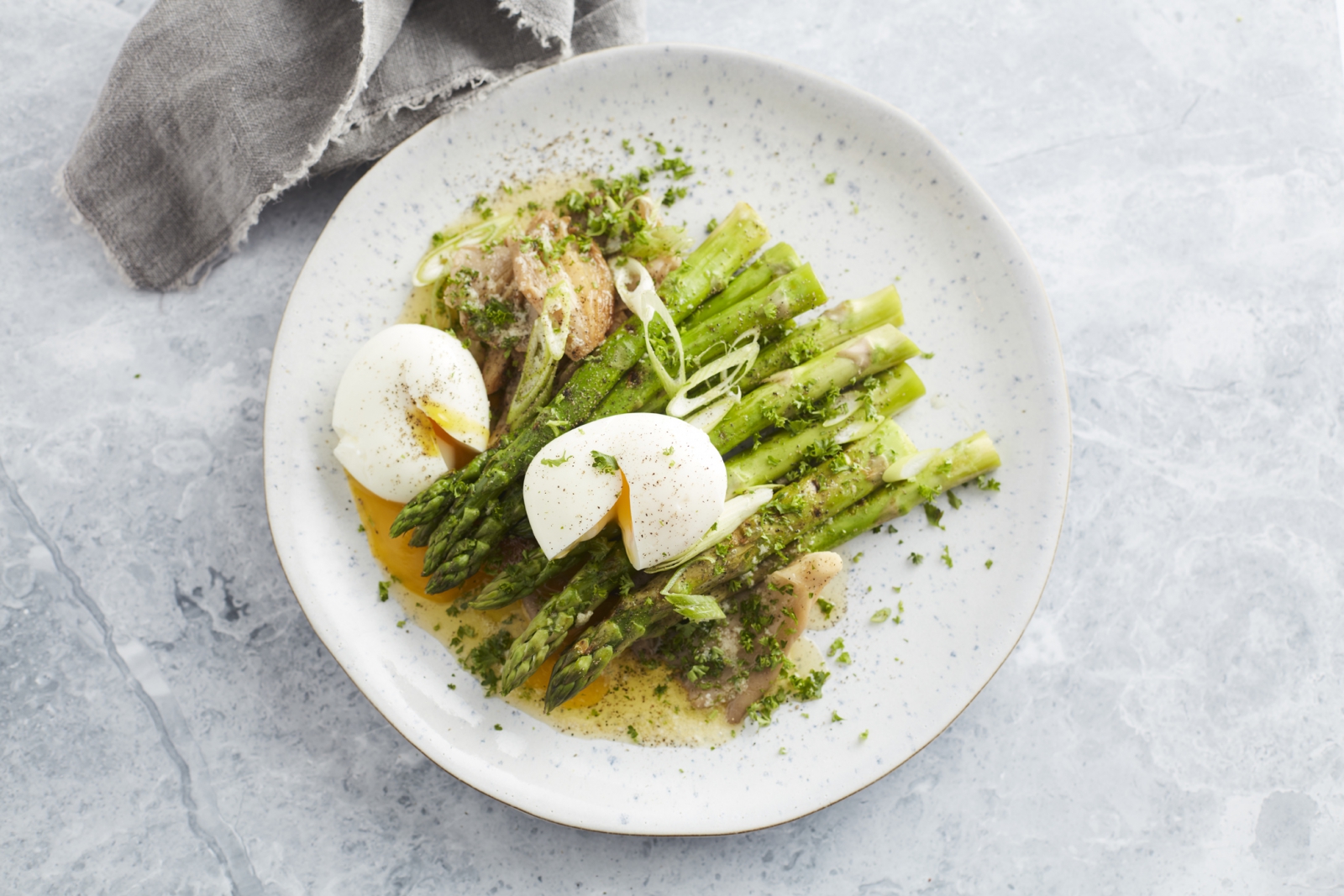 Go Keto Challenge: Asparagus à la flamande with Baked Oyster Mushrooms