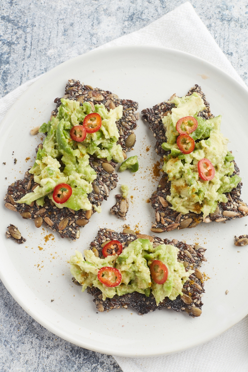 Avocado on 'Toast' with Seed Crackers from Keto in 15 Minuten