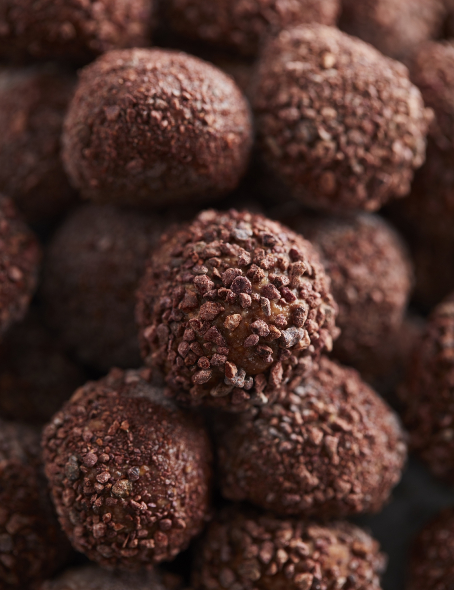 Chocoladeballetjes met amandelpasta (Vegan Keto, Suikervrij, Paleo, Koolhydraatarm)