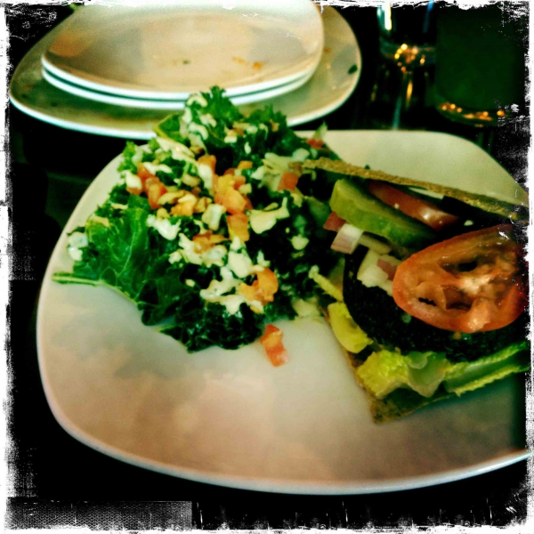 Raw Vegan Burger in Hollywood Los Angeles: Suncafé