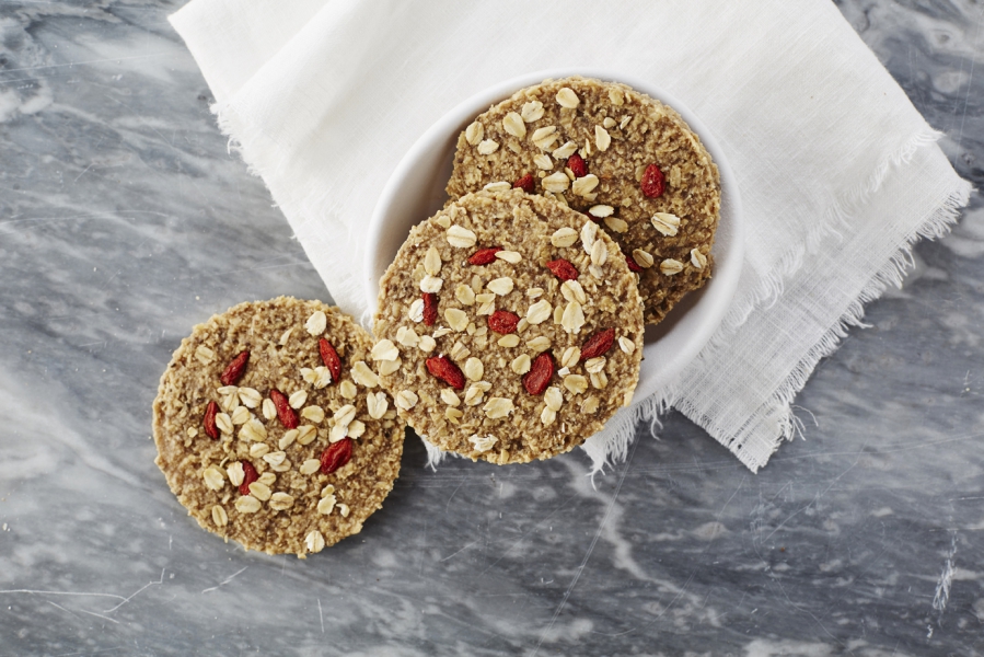 ALL GOOD Raw Vegan Snack Box: Banana Oatmeal Cookies
