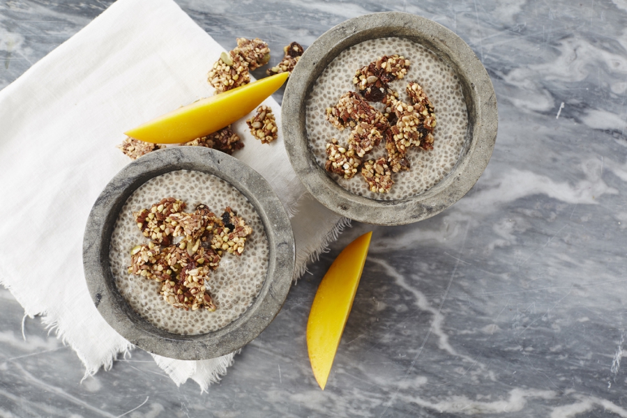 ALL GOOD Raw Vegan Snack Box: Chia Pudding with Crunchy Cinnamon Granola