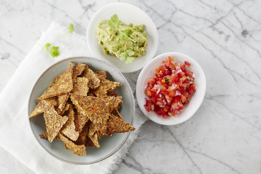 ALL GOOD Raw Vegan Snack Box: Tortilla Chips with Guacamole & Tomato Salsa