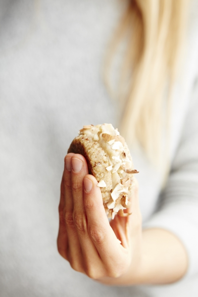 Cookie dough ice cream sandwiches | Vegan & Raw 2