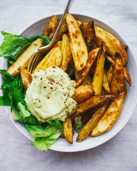 Baked Potato Chips with Avocado Lime Dip