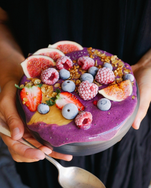 Berry Smoothie Bowl with Granola