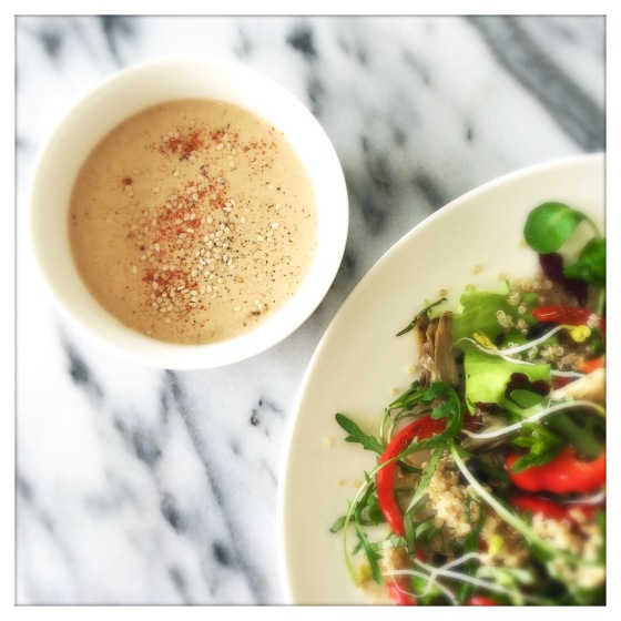 Zomerse Quinoasalade met Geroosterde Paprika & Artisjok