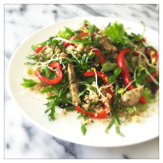 Zomerse Quinoasalade met Geroosterde Paprika & Artisjok