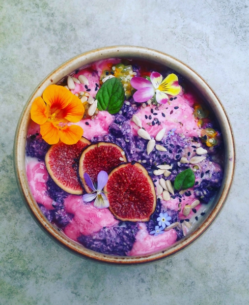 Rainbow Breakfast Bowl with Blueberry Chia Pudding | Inspiration: Juut Loves Food
