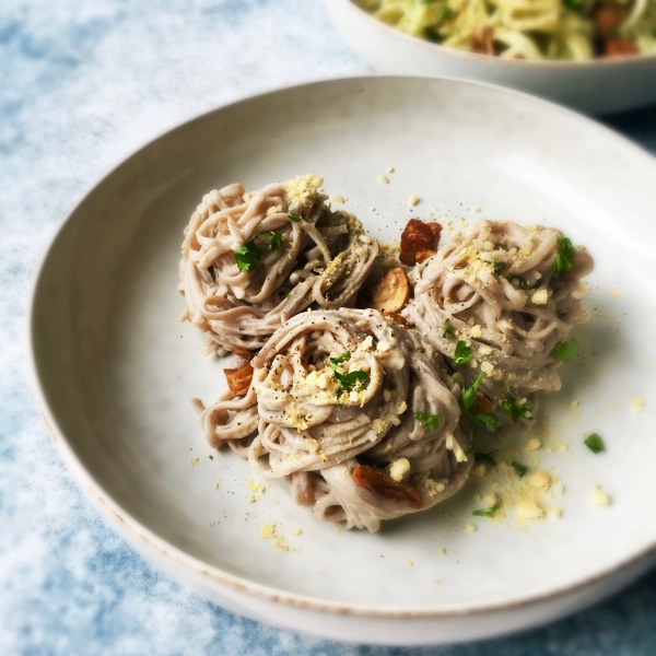 Vegan Spaghetti Carbonara with Tempeh Bacon | Spiralizer recipe